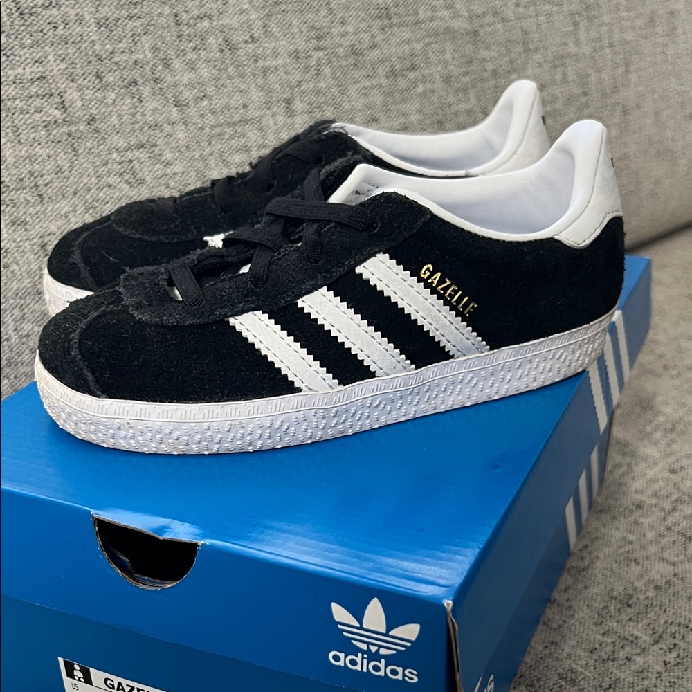 Adidas Gazelle Black Suede Sneakers 10K